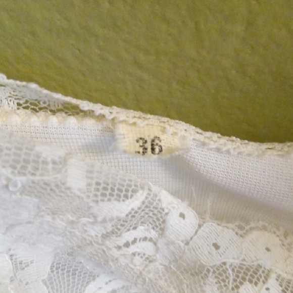 Womans Vintage 36c White Lace Sheer Chemise with Airy Fit and Floral Details - Picture 3 of 8